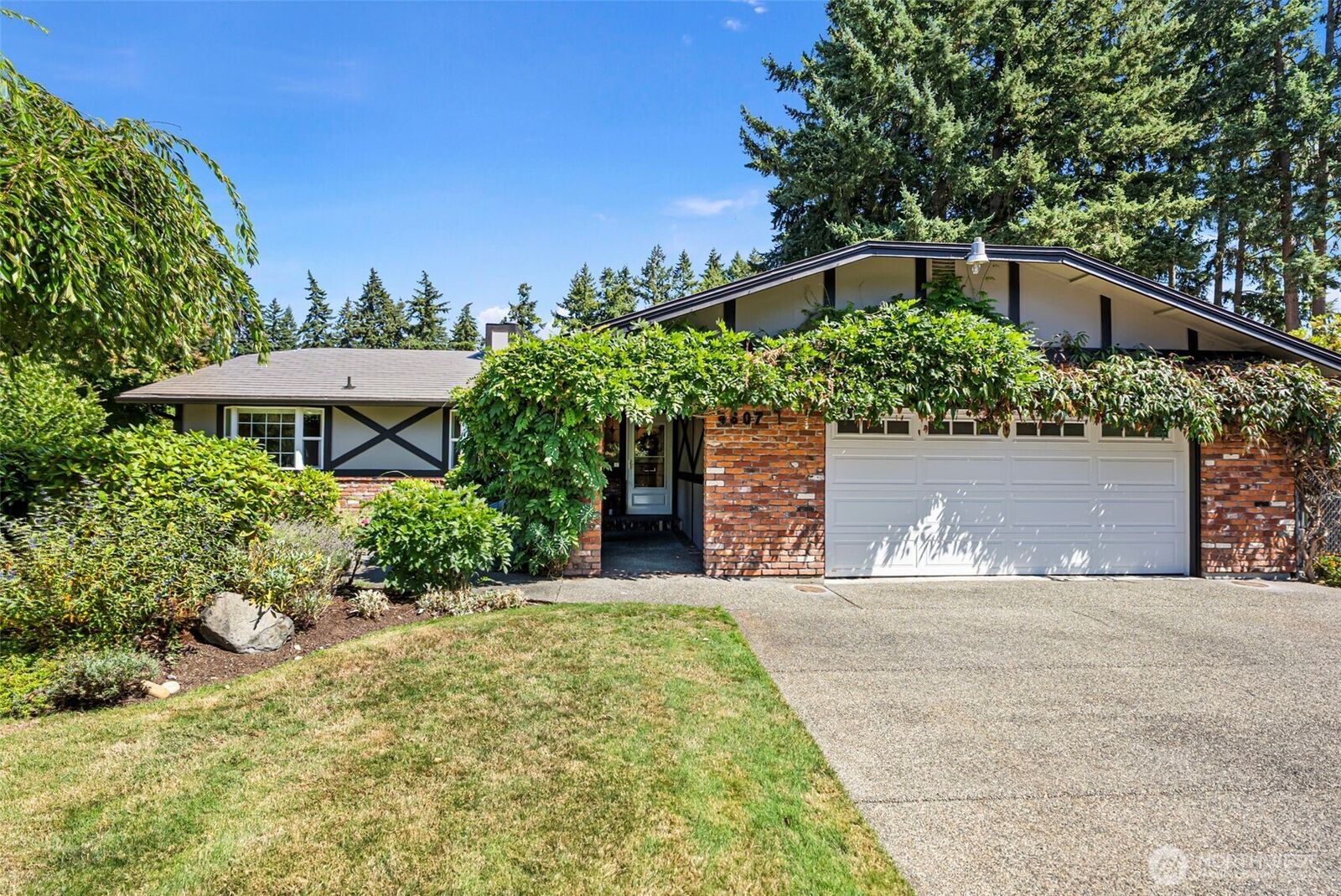 Property Photo: 4607 72nd Avenue Ct W WA 98466