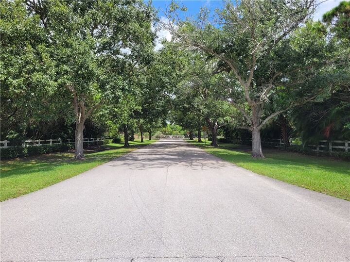 Property Photo:  4540 Hunters Run Circle  FL 32949 