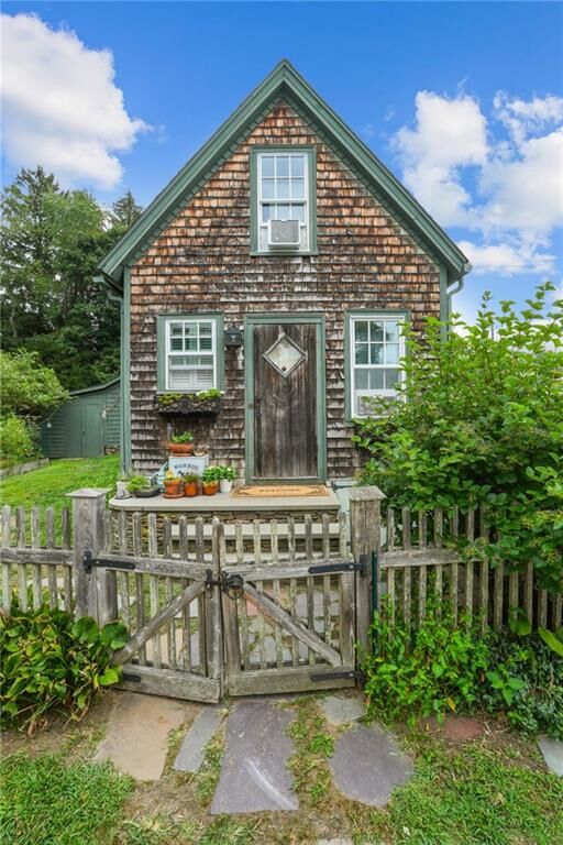 Property Photo:  671 County Road  RI 02806 