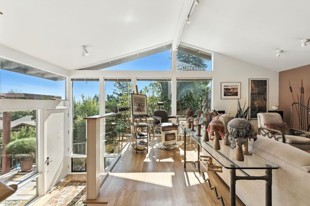 Property Photo: 790 Hillcrest Way CA 94062