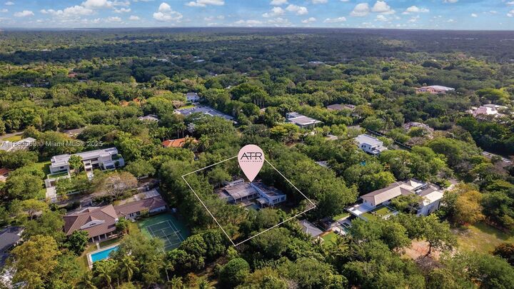 6285 SW 98th St  Pinecrest FL 33156 photo
