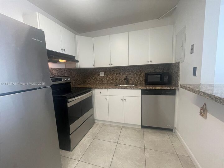 Property Photo: 1465 NE 123rd St 814 FL 33161
