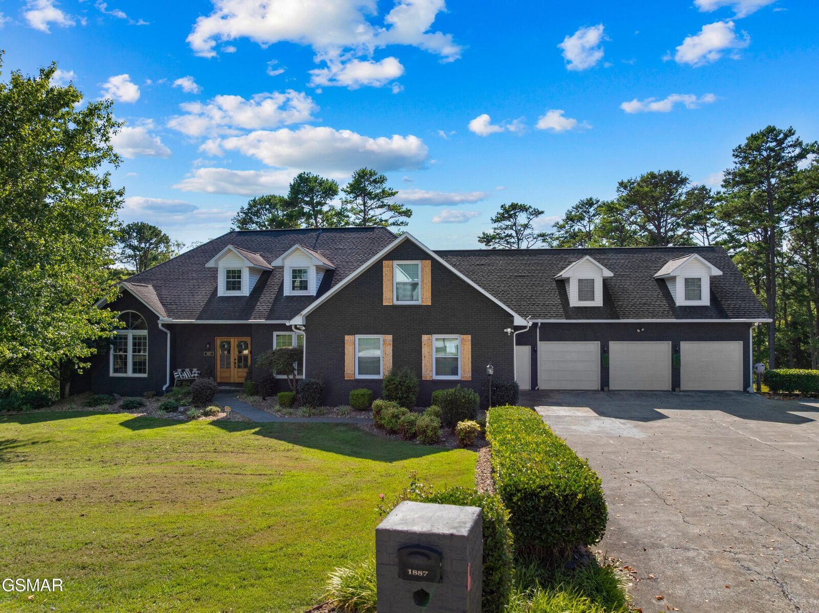 Property Photo:  1887 Lakebrook Circle  TN 37725 