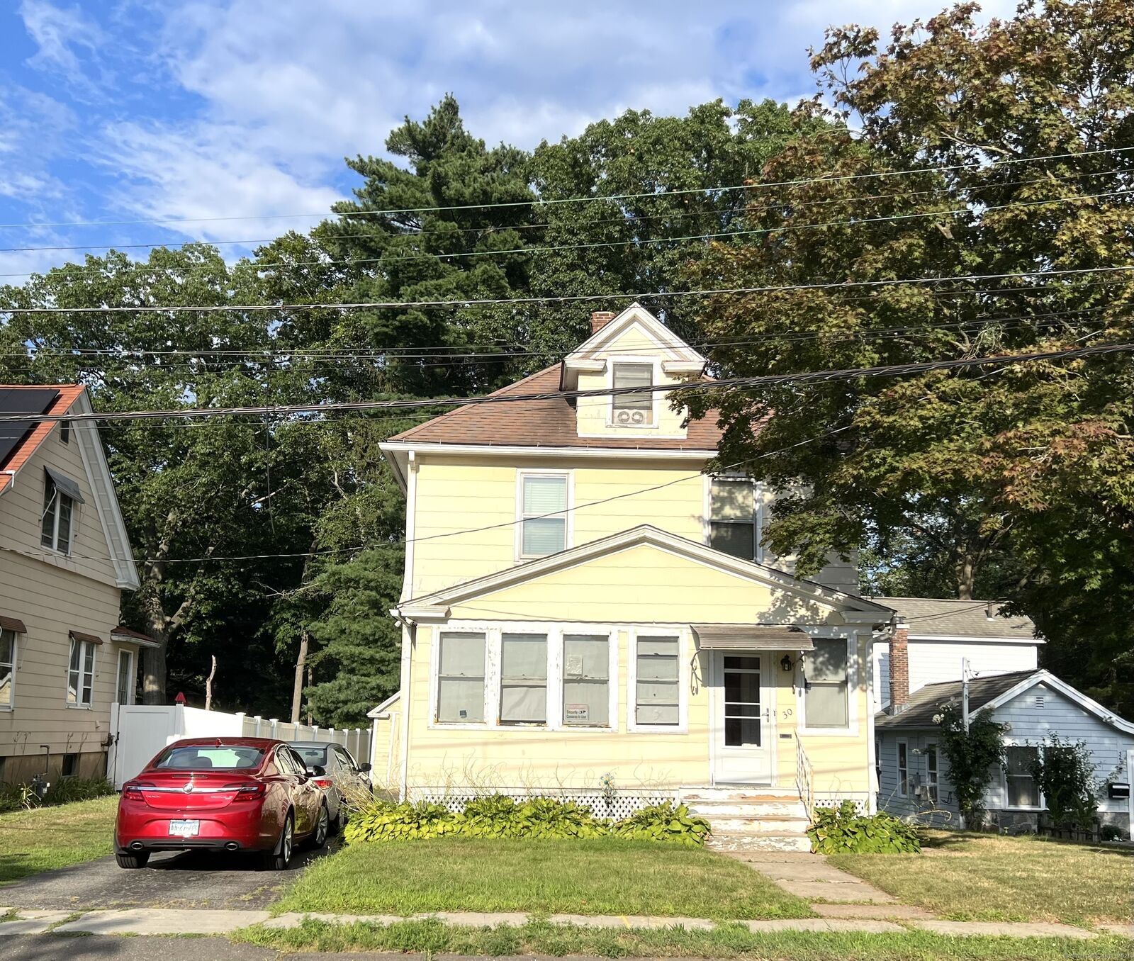 Property Photo: 30 Oakwood Avenue CT 06119