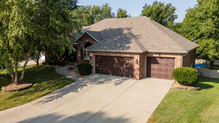 Property Photo: 4719 S Turnberry Avenue MO 65810