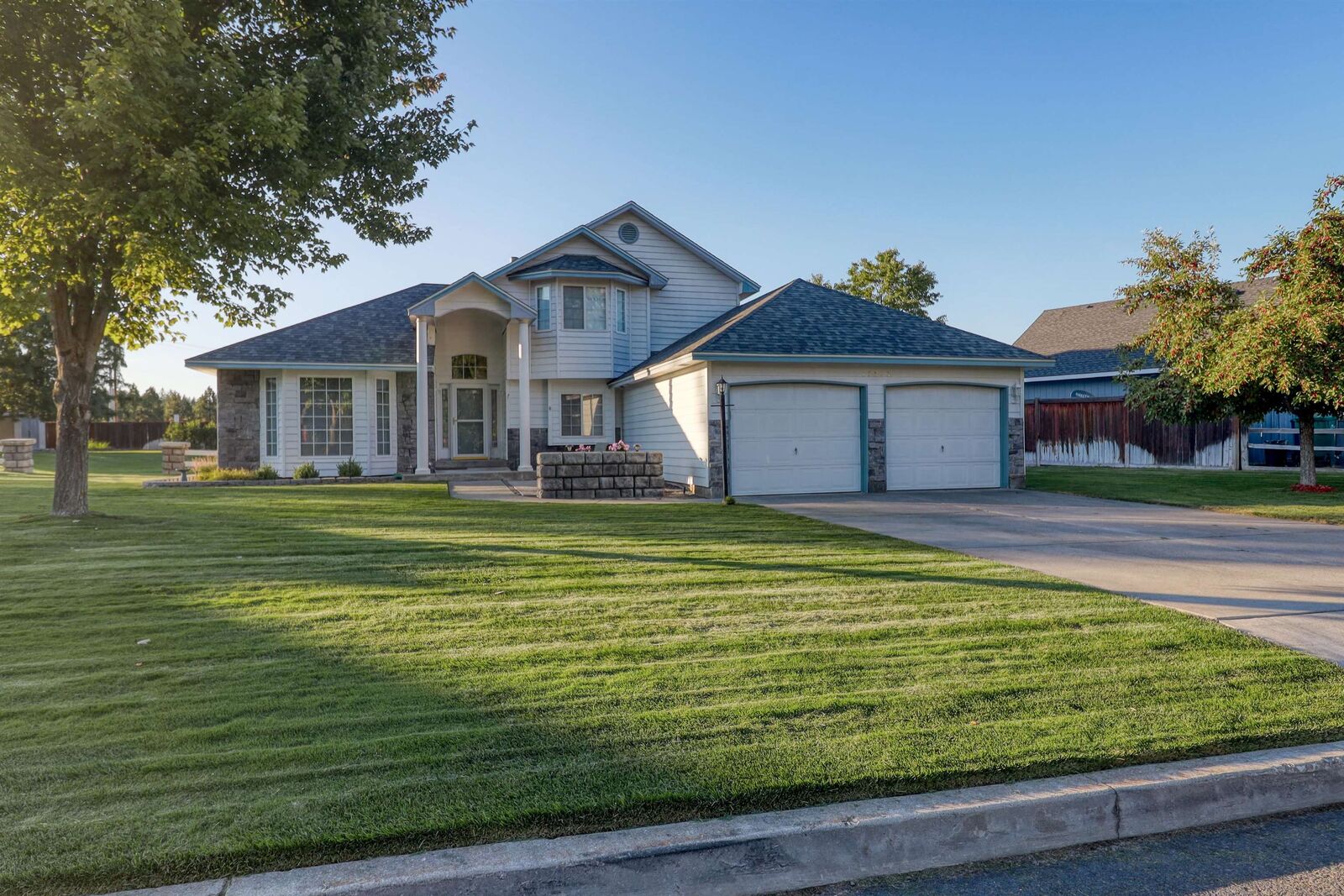 Property Photo:  15323 N Gleneden St  WA 99208 