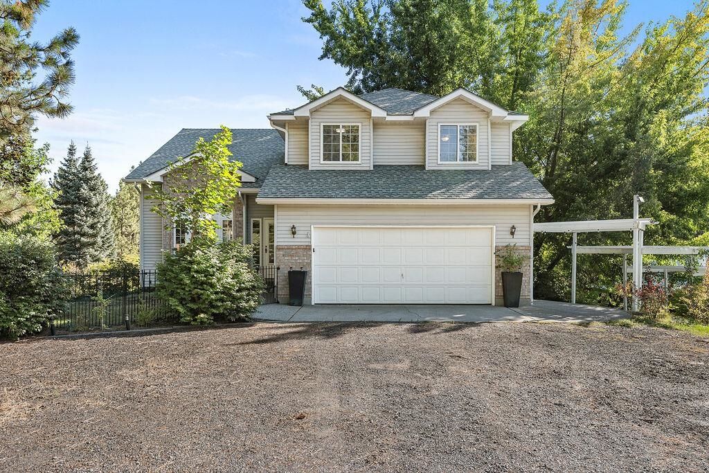 Property Photo:  1318 N Fairchild Dr  WA 99022 