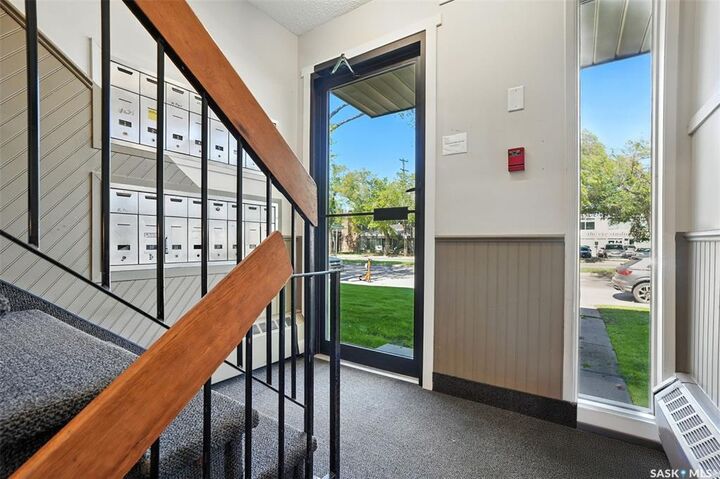 Property Photo: 624 8th Street E 103 SK S7H 0R2