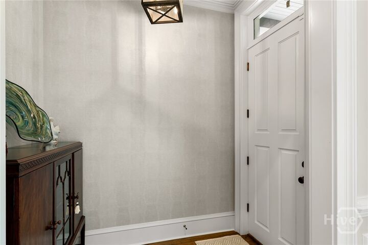 Property Photo:  105 E Gordon Street  GA 31401 