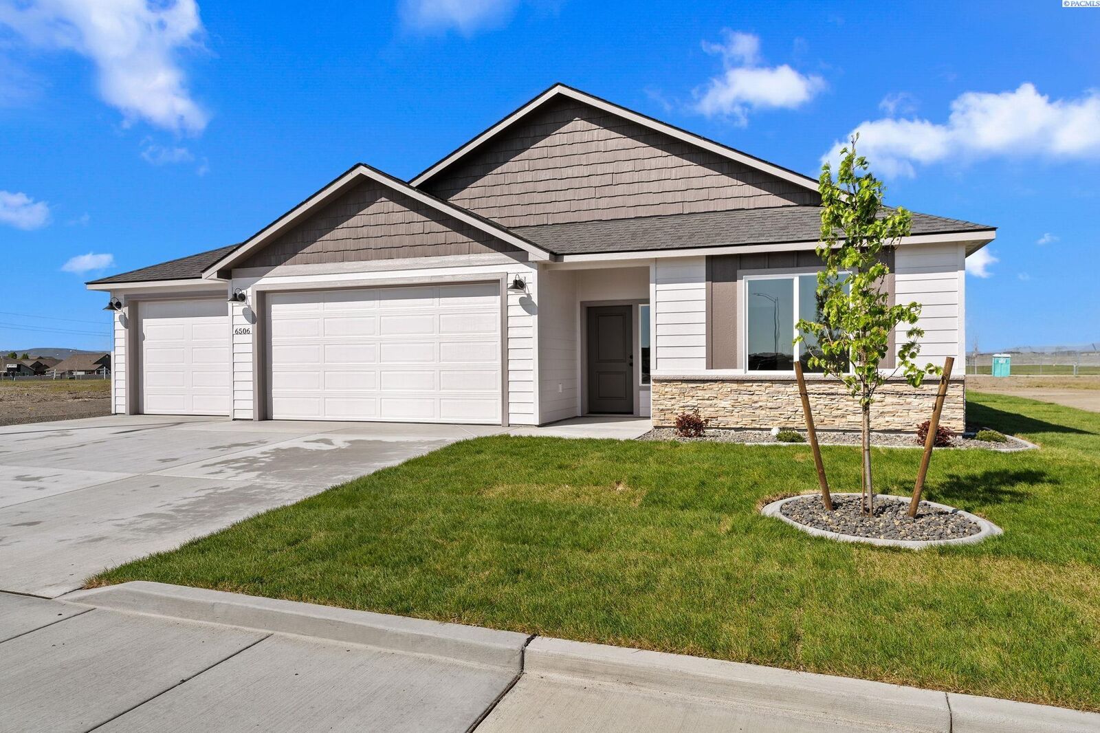 Property Photo: 6506 Road 89 WA 99301