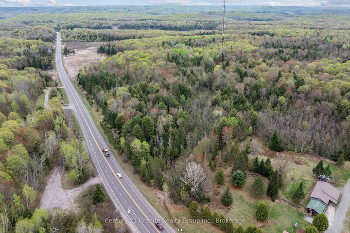 Photo de la propriété:  0 Highway 118 N/A  ON K0M 1S0 