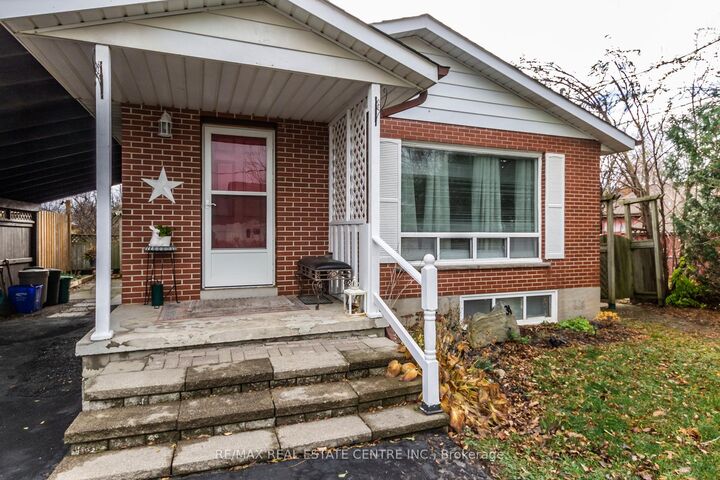 Photo de la propriété: 34 Milton Heights Crescent ON L9T 2W7