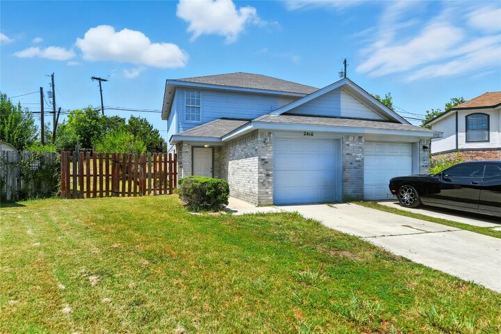 Property Photo: 2410 Royal Crest Circle TX 76549