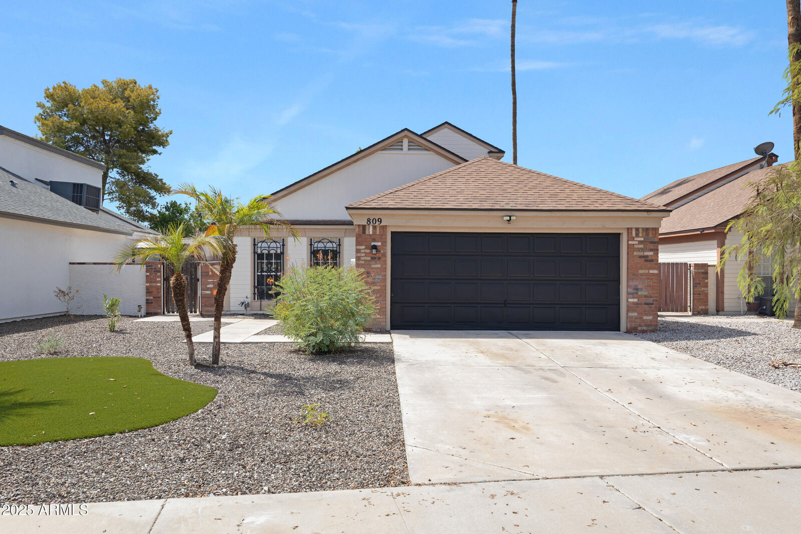 Property Photo: 809 E Gila Lane AZ 85225