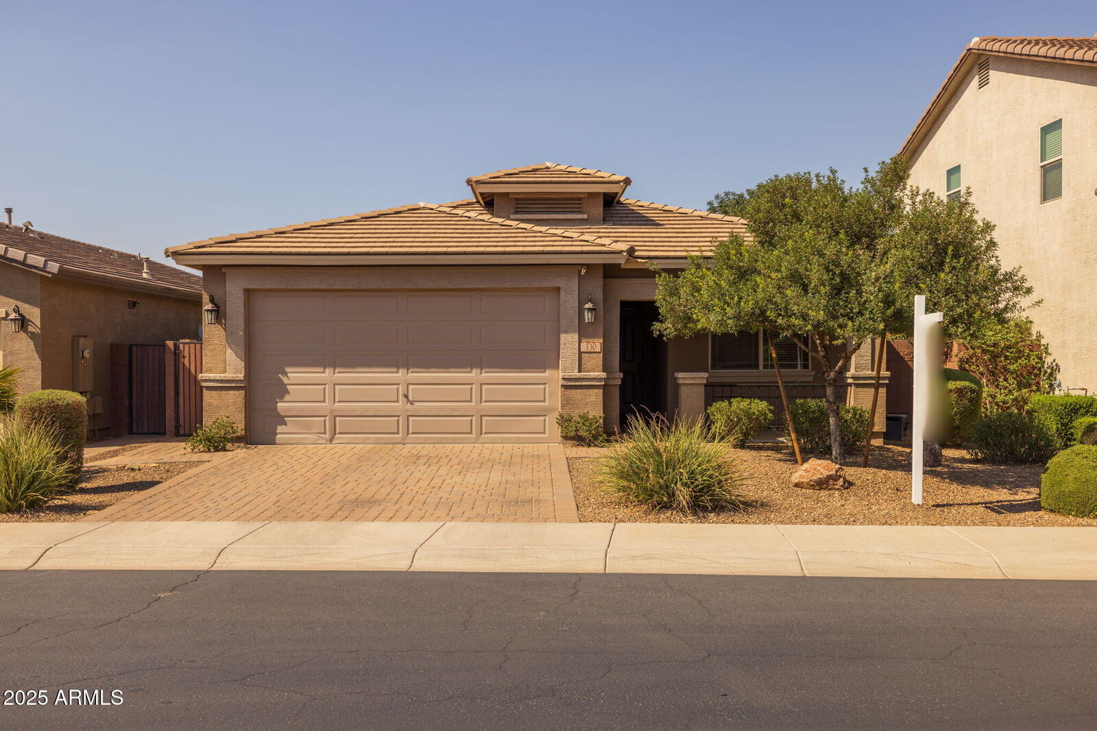 Property Photo: 330 W Evergreen Pear Avenue AZ 85140