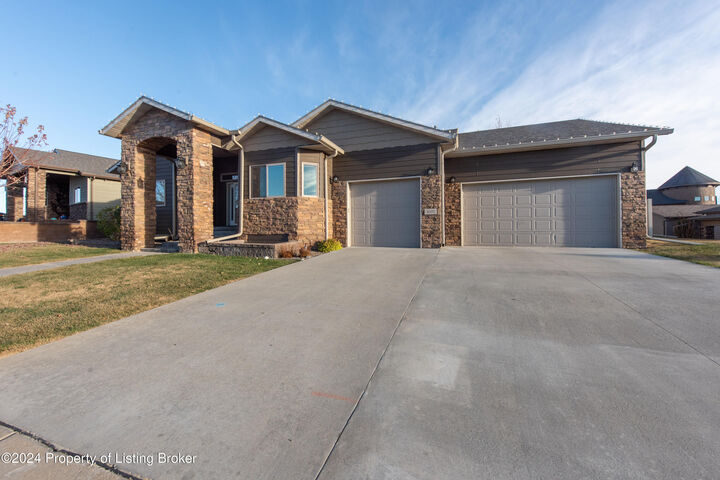 Property Photo: 1601 15th Avenue W ND 58601