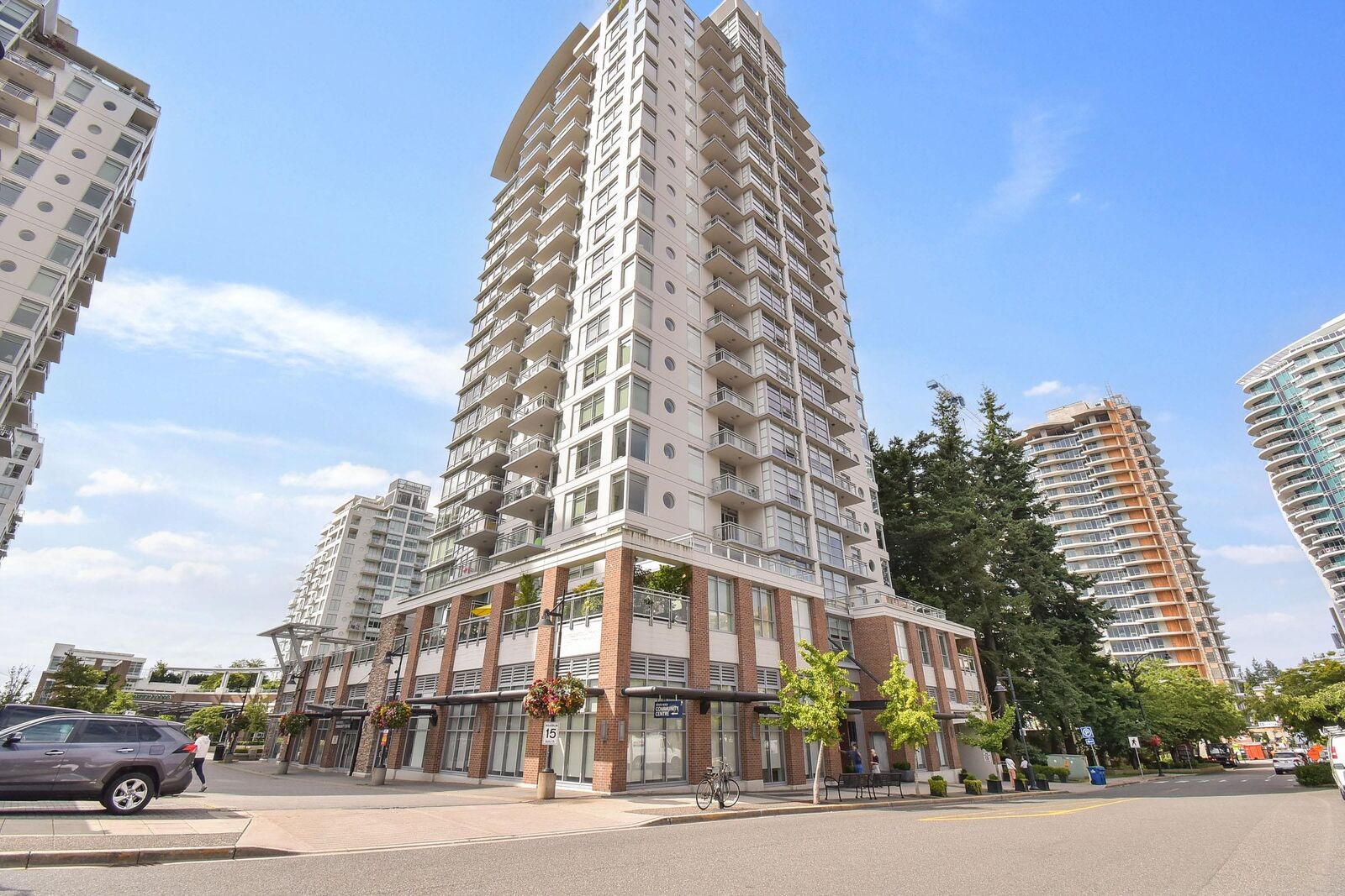 Property Photo:  15152 Russell Avenue 1207  BC V4B 0A3 