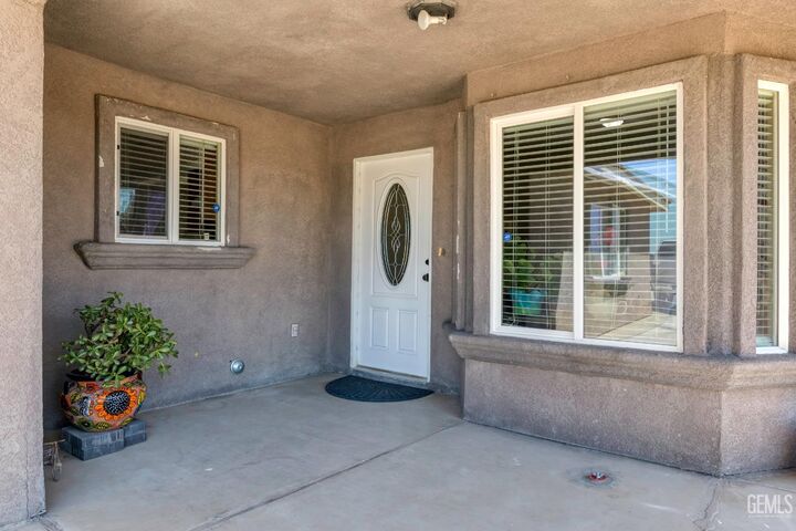 Property Photo:  5234 Coronado St West  CA 93314