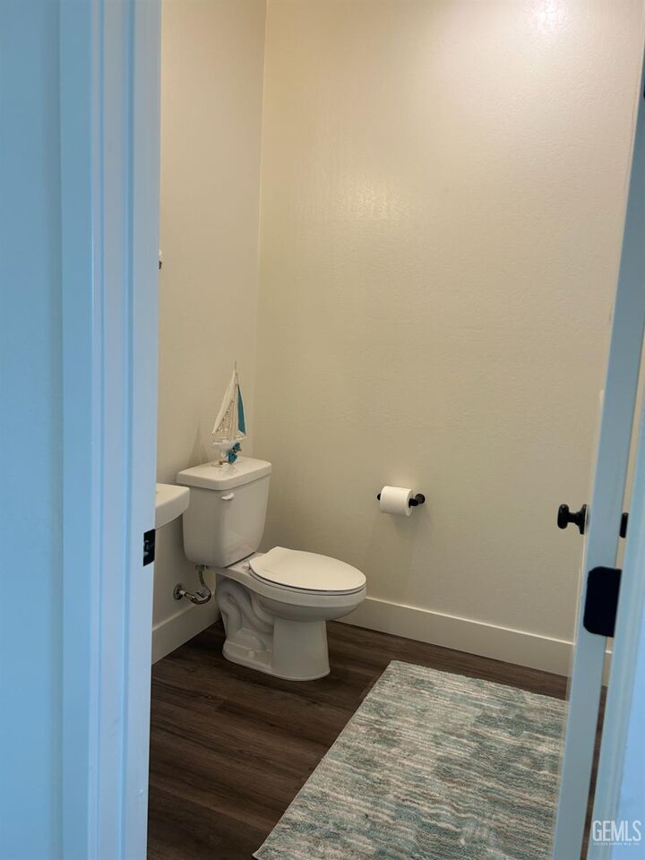 Property Photo: 14301 Shady Tree Court CA 93314