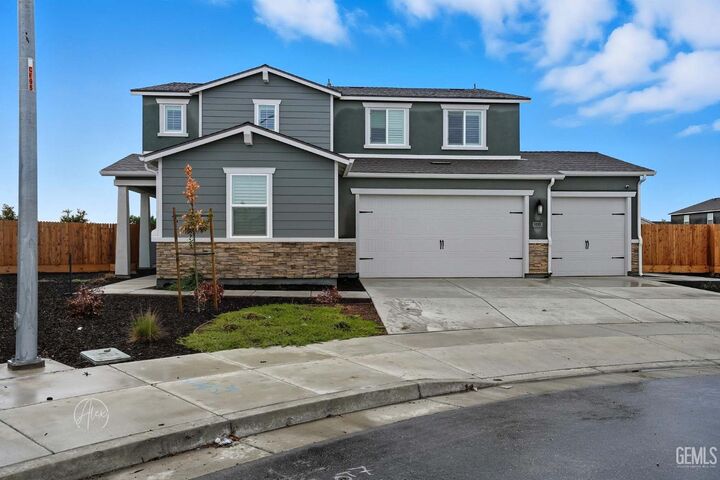 Property Photo: 14301 Shady Tree Court CA 93314