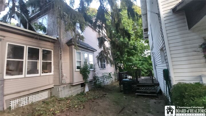 Property Photo: 17 12th Street 3 NY 14701