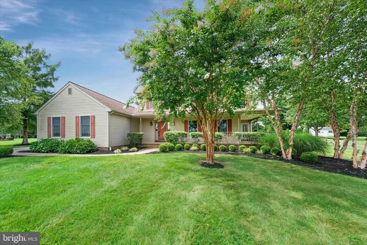 Property Photo:  163 Bakerfield Drive  DE 19709 