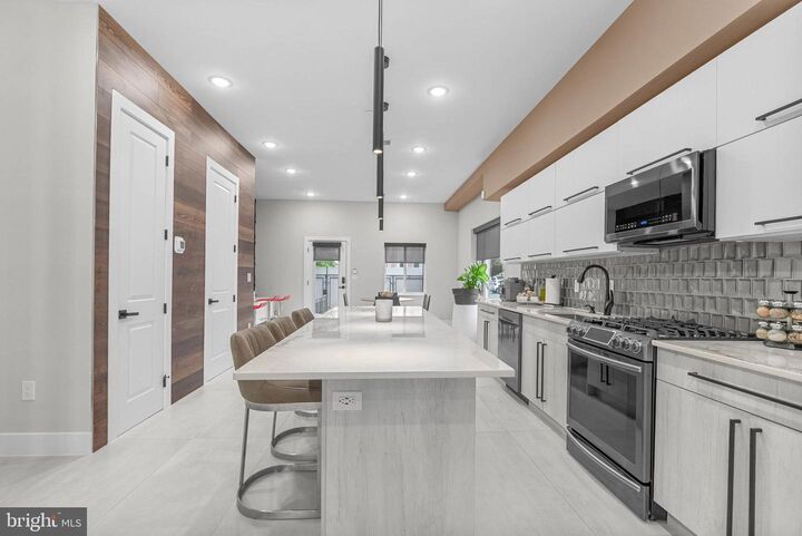 Property Photo: 139 W Jefferson Street PA 19122