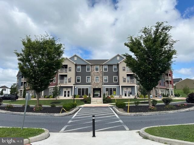 Property Photo: 1708 Fairmont Drive 210 PA 17111