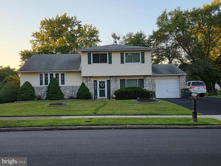 530 Andrew Drive  Southampton PA 18966 photo