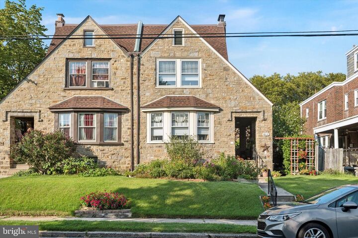 811 Knorr Street  Philadelphia PA 19111 photo