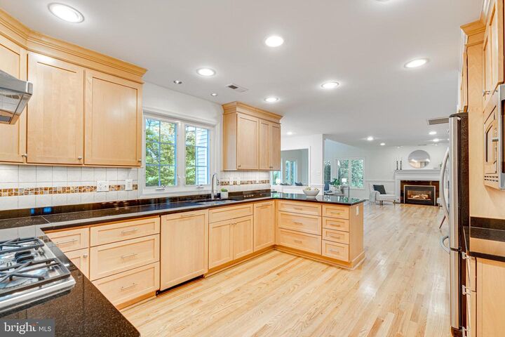 Property Photo: 1374 Carpers Farm Way VA 22182
