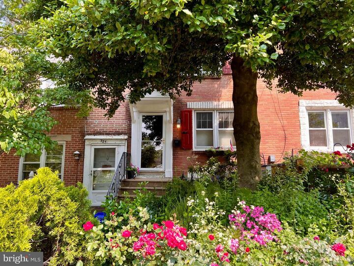 329 W Salaignac Street  Philadelphia PA 19128 photo