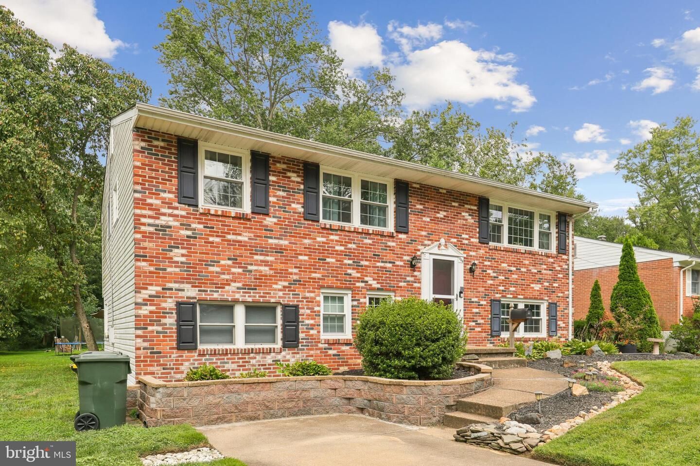 Property Photo: 944 Rahway Drive DE 19711