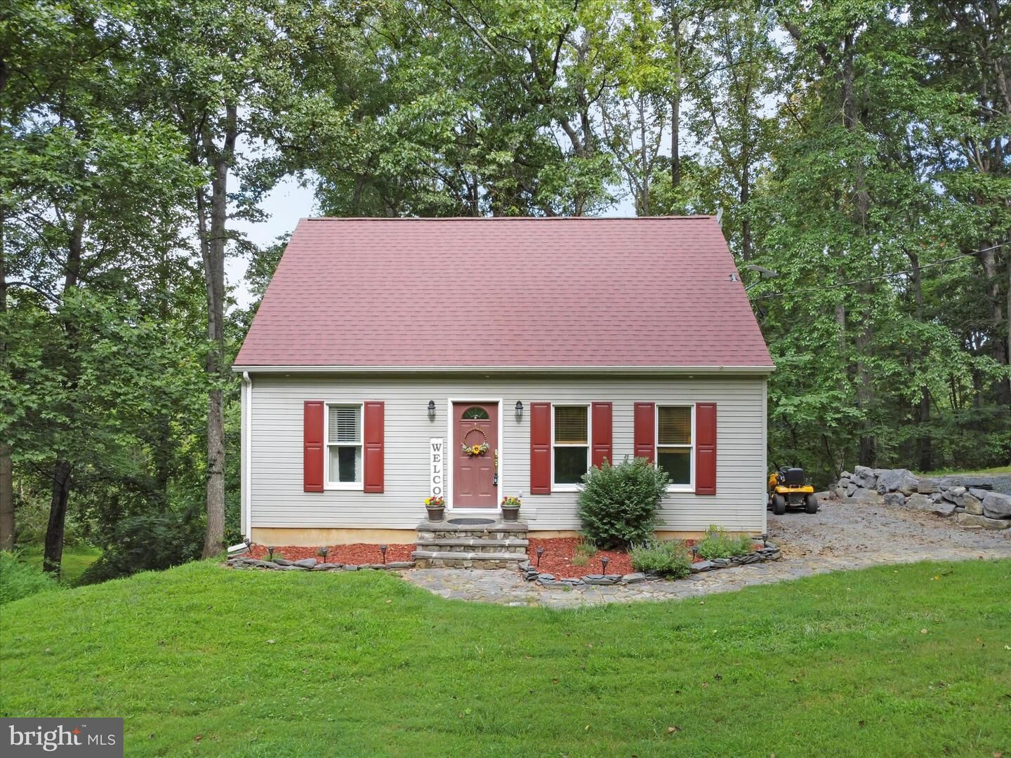 Property Photo: 716 Sapwood Drive WV 25427