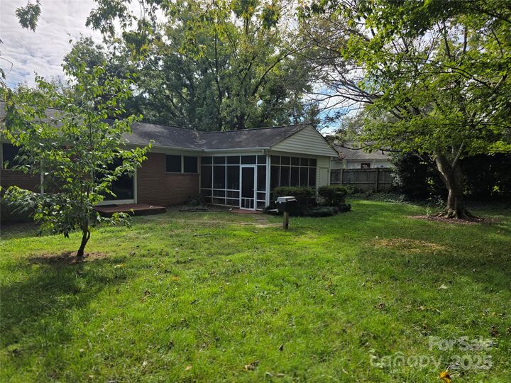 Property Photo: 637 Downey Place NC 28054
