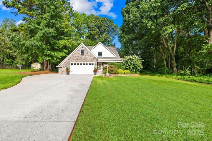 Property Photo: 119 Jennymarie Road NC 28115