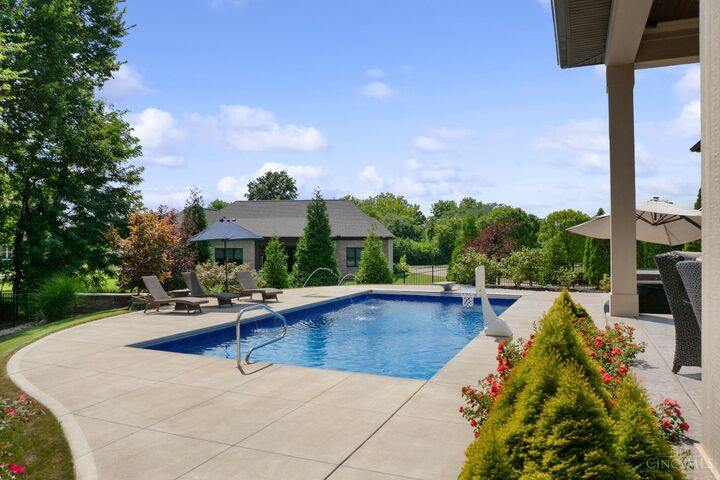 Property Photo: 6007 Preserve Lane OH 45011
