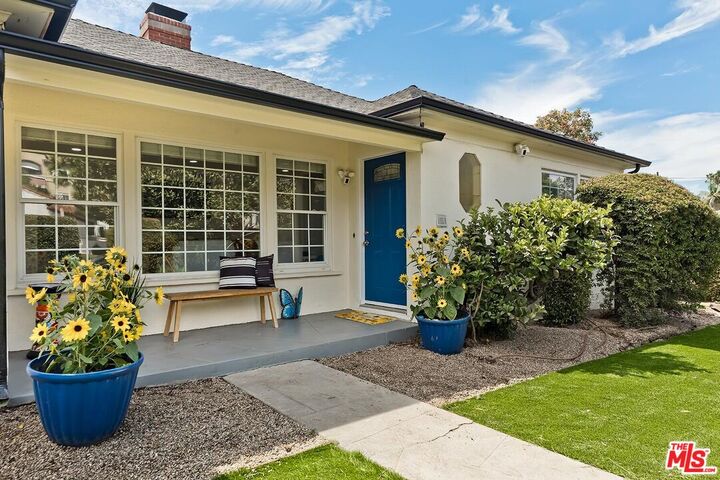 Property Photo: 2201 Linnington Ave CA 90064