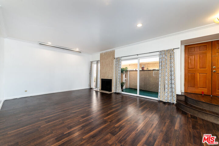Property Photo: 5139 Balboa Blvd CA 91316