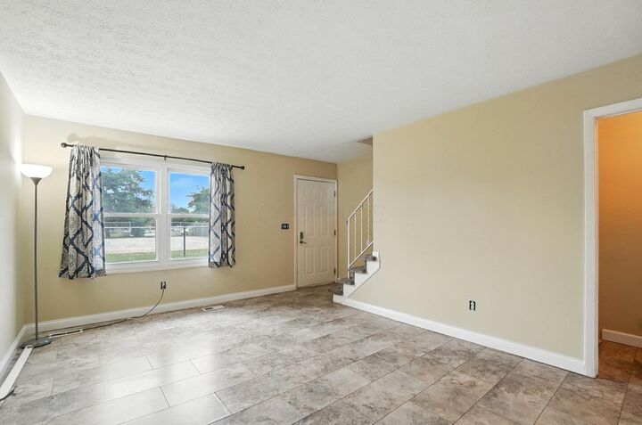 Property Photo:  3828 Queen Anne Place  OH 43123 