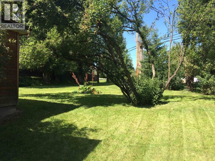 Photo de la propriété:  551 Edkins Street  BC V2J 1X7 