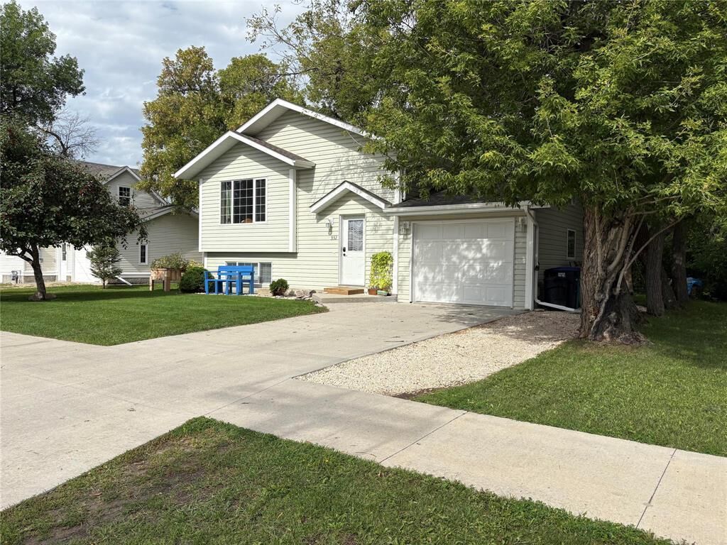 Property Photo: 352 Barkman Avenue MB R5G 0G1