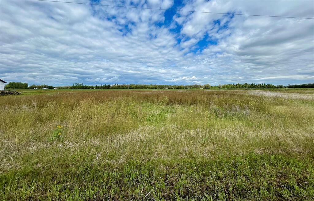 Property Photo:  461 Church Road South  MB R1C 0G2 
