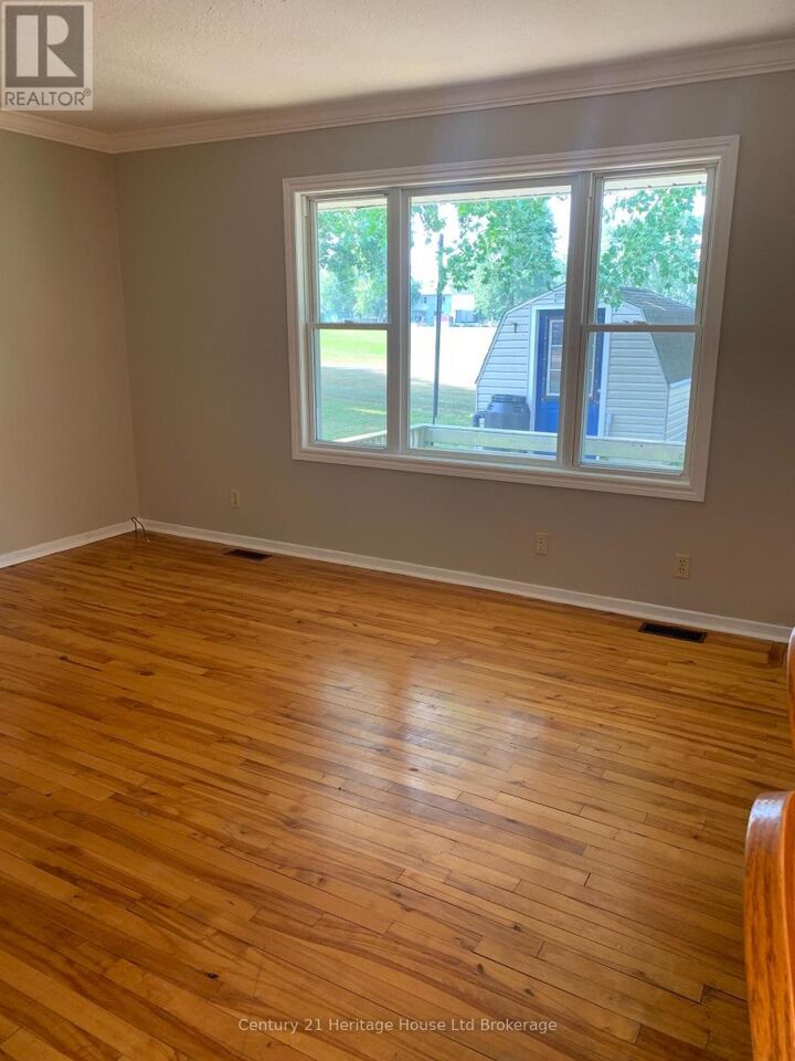 Property Photo: 225 Algonquin Drive ON N0M 1Y0
