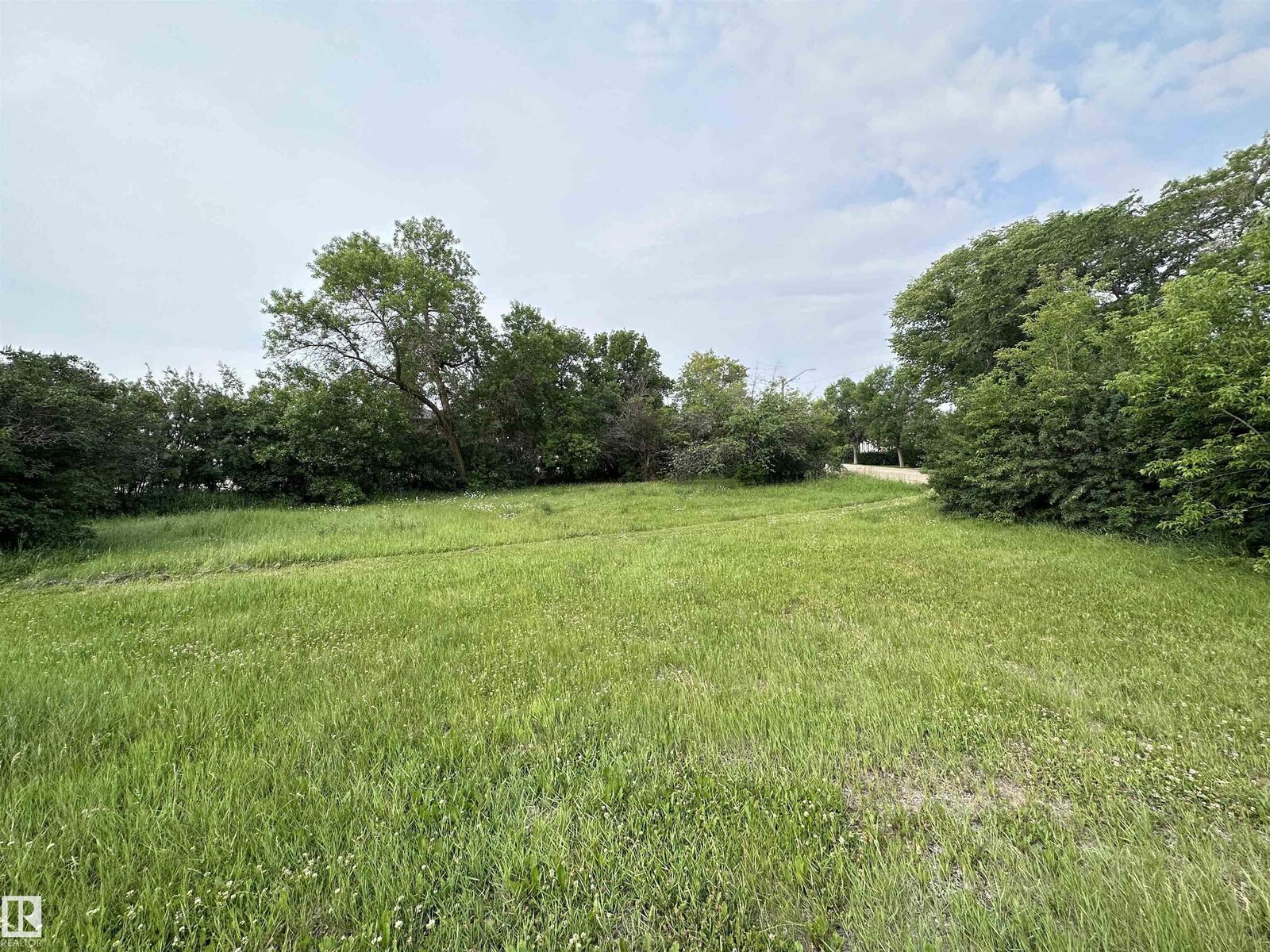 Property Photo:  9819 105 Street  AB T7P 1S8 