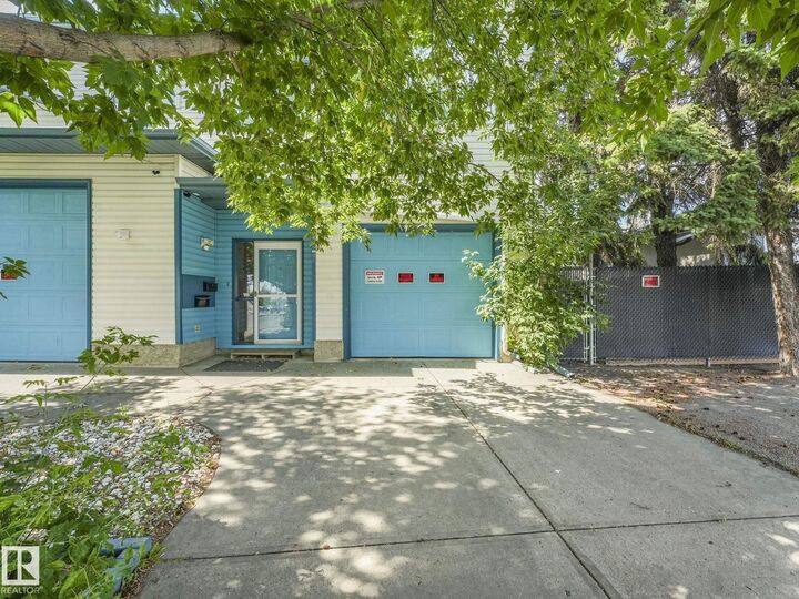 Photo de la propriété: 13122 59 Street NW AB T5A 0R5