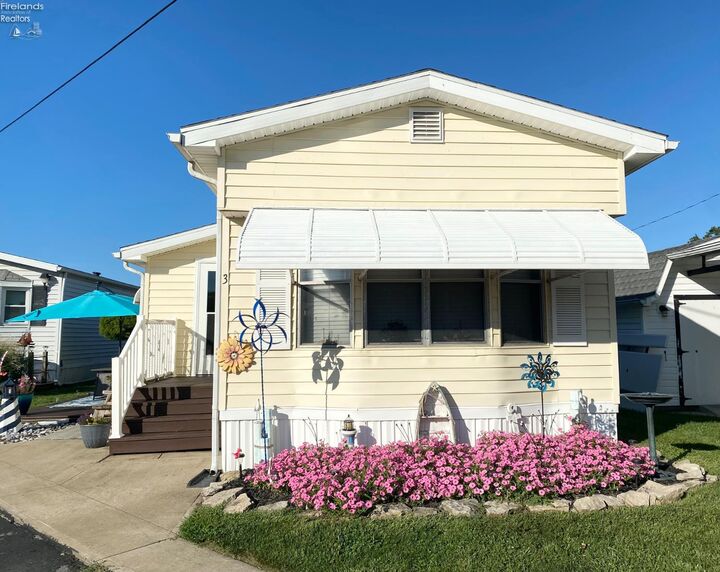 Property Photo:  8175 North Shore Boulevard 3  OH 43440 