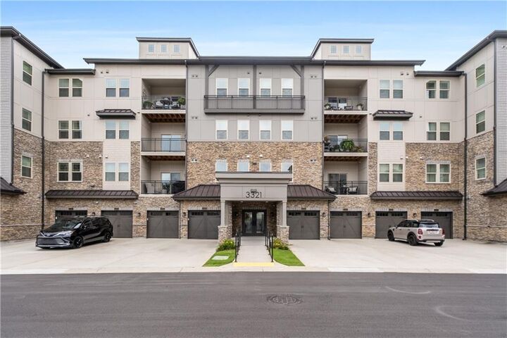 Property Photo:  3321 Orwell Way 3301  GA 30041 