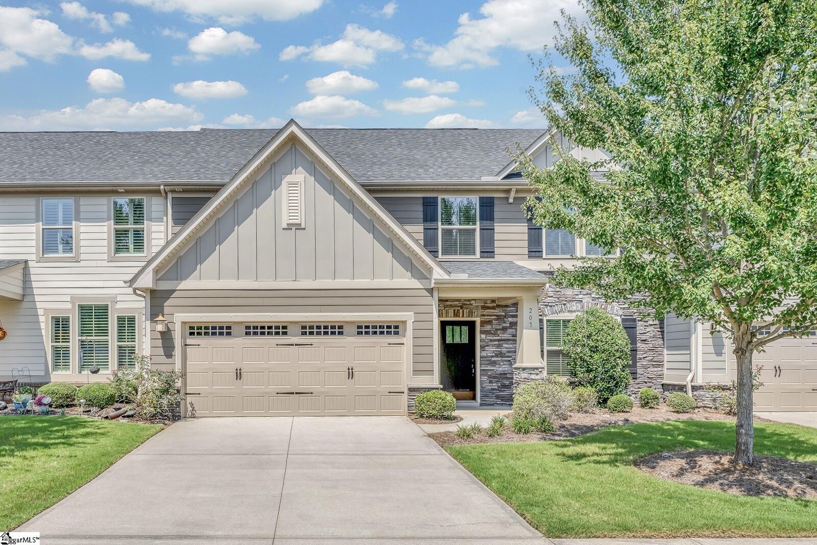 Property Photo: 207 Ragin Court SC 29681