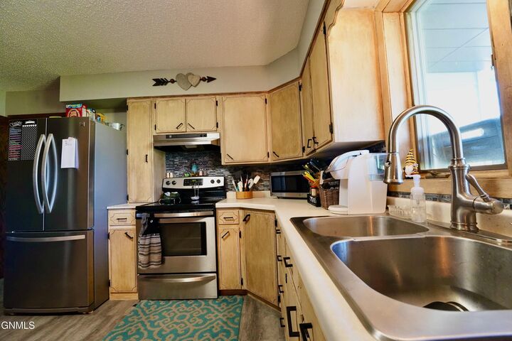 Property Photo:  6221 Nd-46  ND 58442 